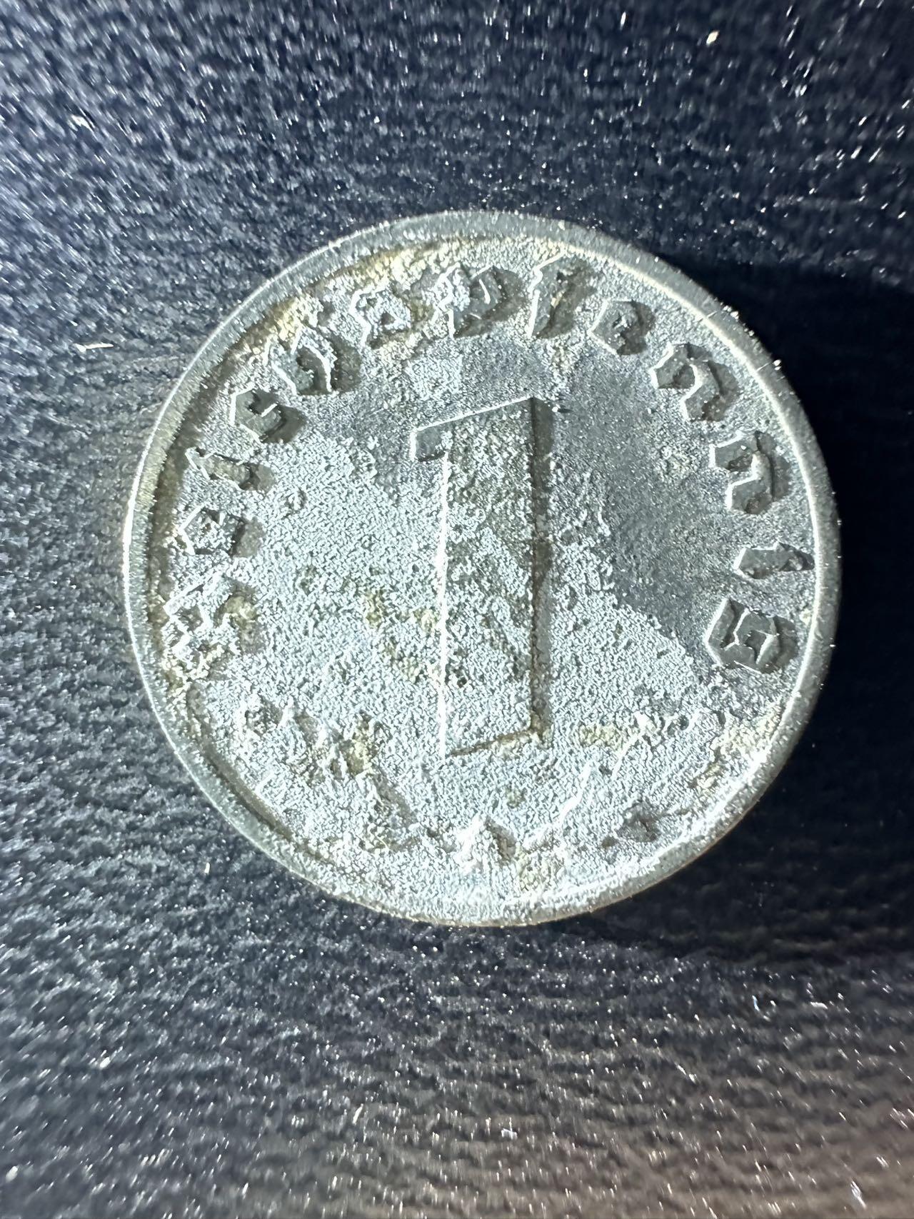 丙午马年四月第二场 。本期更新各类稀有品种 德三1943年1芬尼。品相如图。属于二战时期。需要原图请联系本店。（不设起拍放漏）