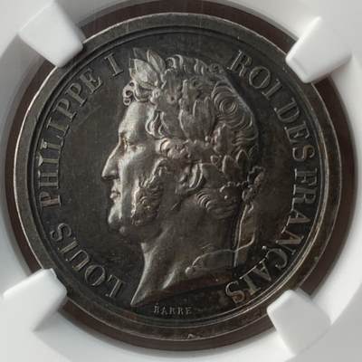 掌中浮雕-藏着的欧洲第057场 - NGC AU58  : 1842年法国奥尔良公爵雕塑落成纪念银章，27mm，手指边铭（盒子上标注错误）