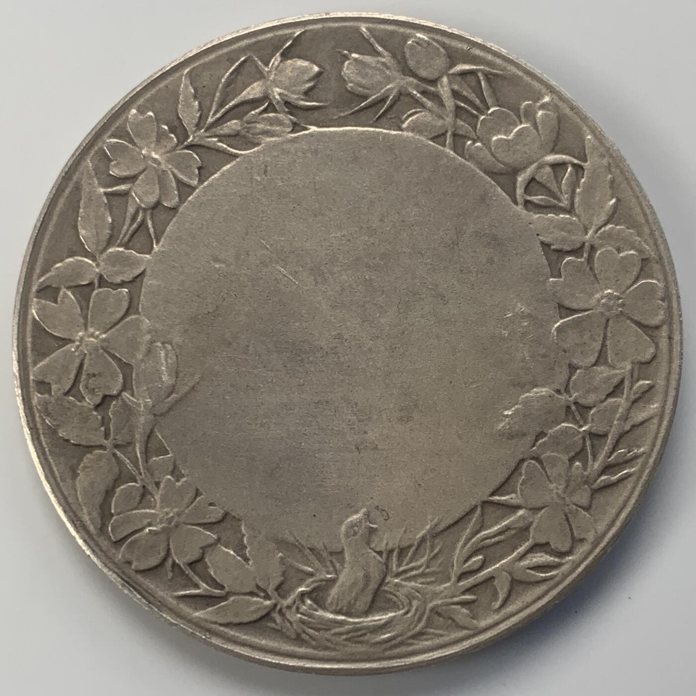 掌中浮雕-藏着的欧洲第057场 法国母爱银章，37mm，22.9g， 章牌大师奥斯卡.罗蒂Oscar Roty（1846-1911）作品，未刻字，有合适盒子（无法确定是否原盒）