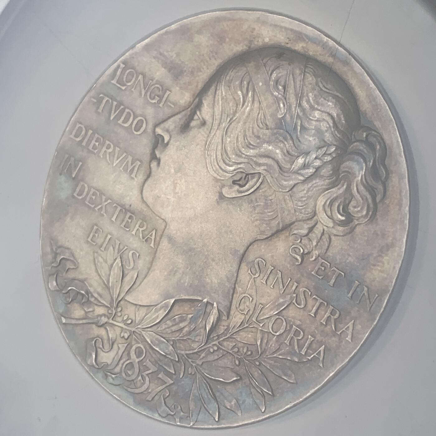 掌中浮雕-藏着的欧洲第057场 NGC MS63 : 1897年英国维多利亚女王登基60周年纪念银章, 55mm