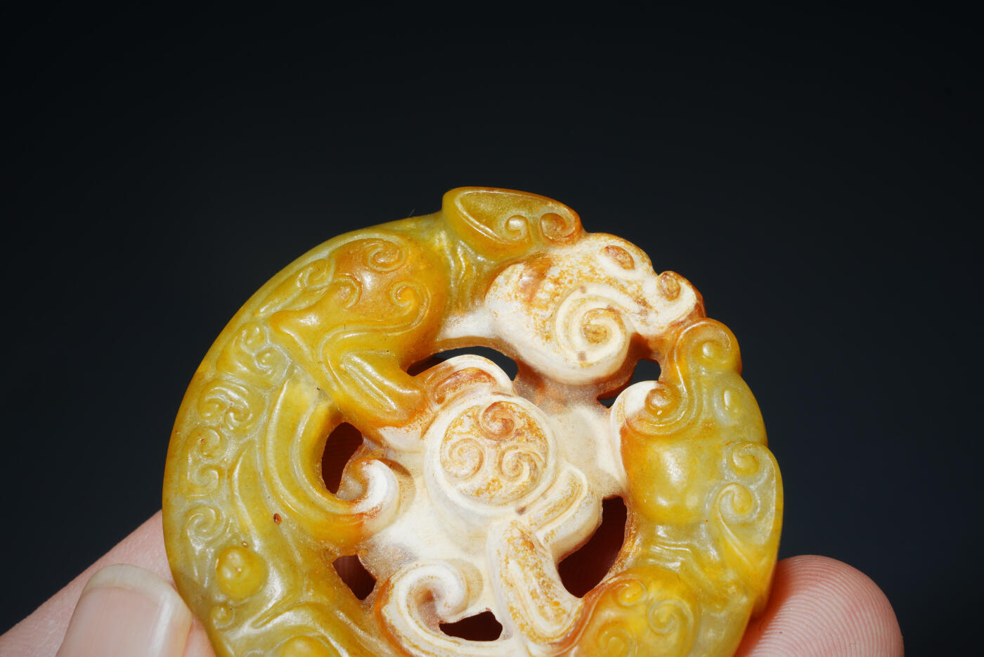 上海都达杂项专场六十九【全场包邮】 古玉双龙护卫玉佩96-48