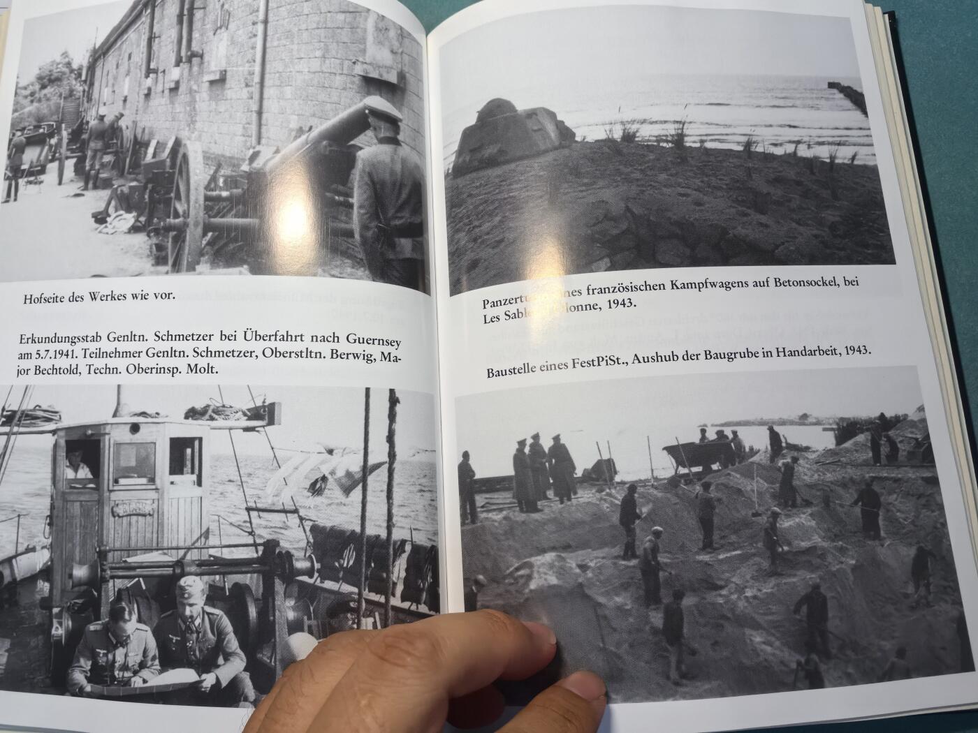 盛世勋华——号角文化勋章邮票专场拍卖第313期 德文军事历史文献 《要塞工兵、工程兵团、工兵部队：德国的防御工事建造》 记录了从20世纪初到1945年战败期间，德军从波罗的海的梅梅尔（Memel）防线一直部署到西部大西洋壁垒（Atlantikwall）的各类防御工事、碉堡建筑与工程技术历史 