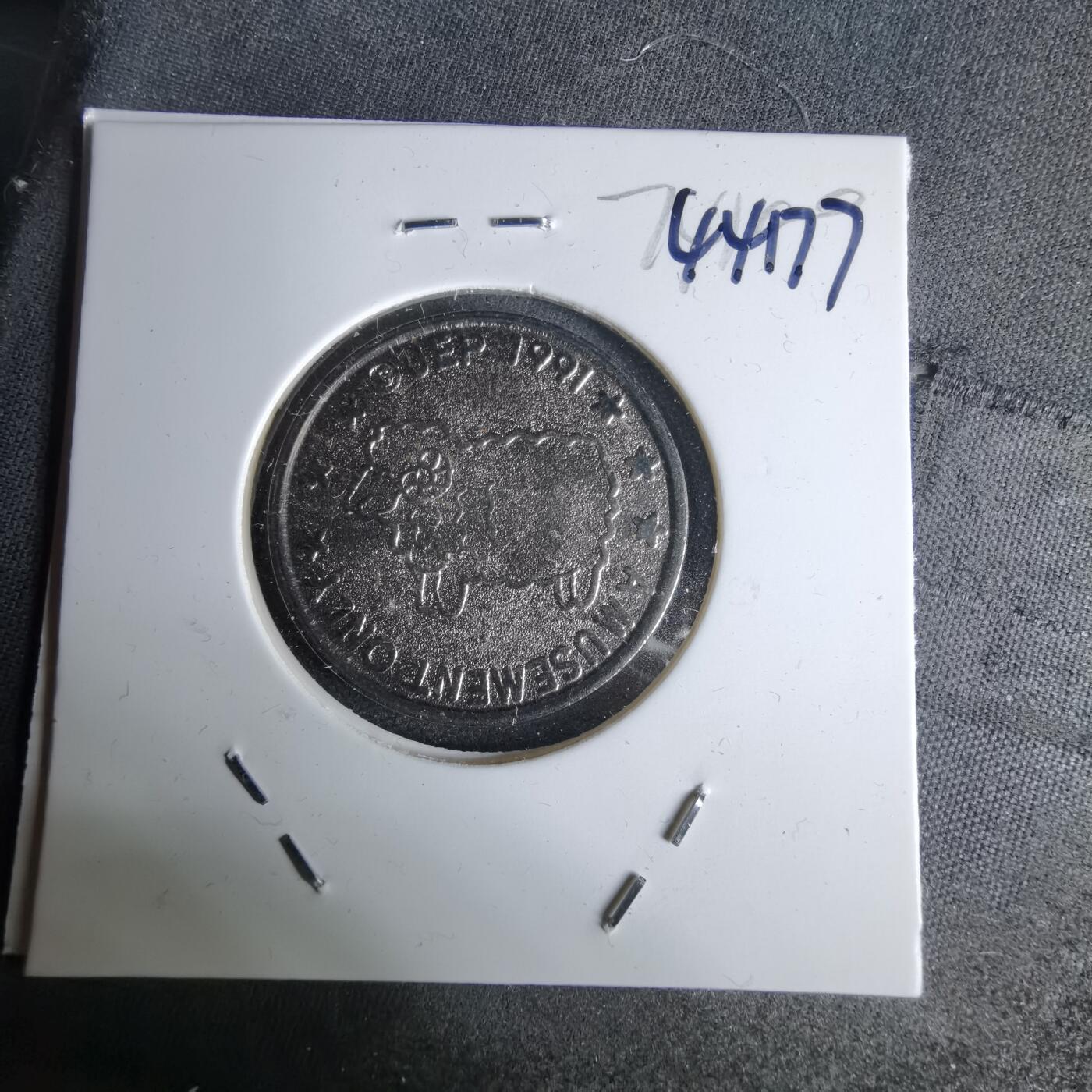 沼泽如烟--第1044场 汽车纪念章