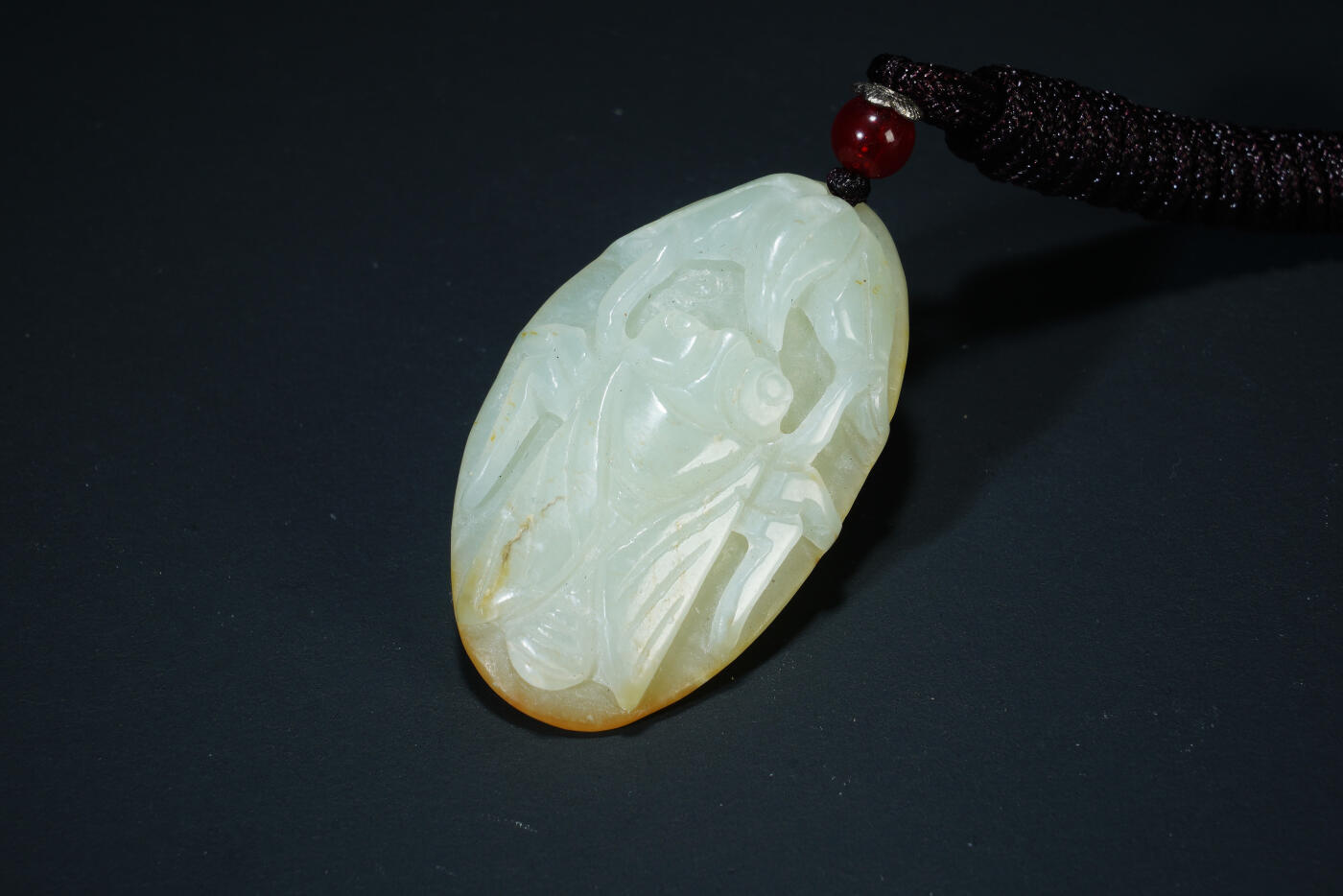 上海都达杂项专场六十九【全场包邮】 天然和田玉精雕《一鸣惊人》挂件 附鉴定证书96-34