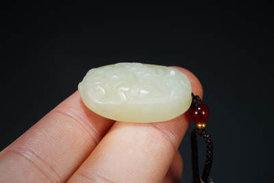 上海都达杂项专场102【全场包邮】  天然和田玉精雕《代代数钱》挂件 96-40