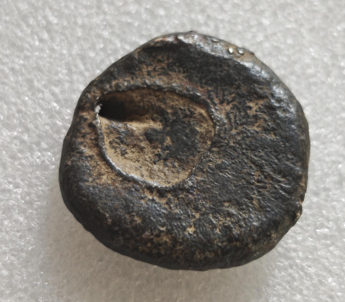 瓶子🏺第236期拍卖会  泰国清迈Tok银饼（兰纳王朝）兰纳王国（清迈为核心），约17–18世纪（1615–1768为主流，1871才正式停用）；属泰北独立政权货币，区别于暹罗中南部钱币