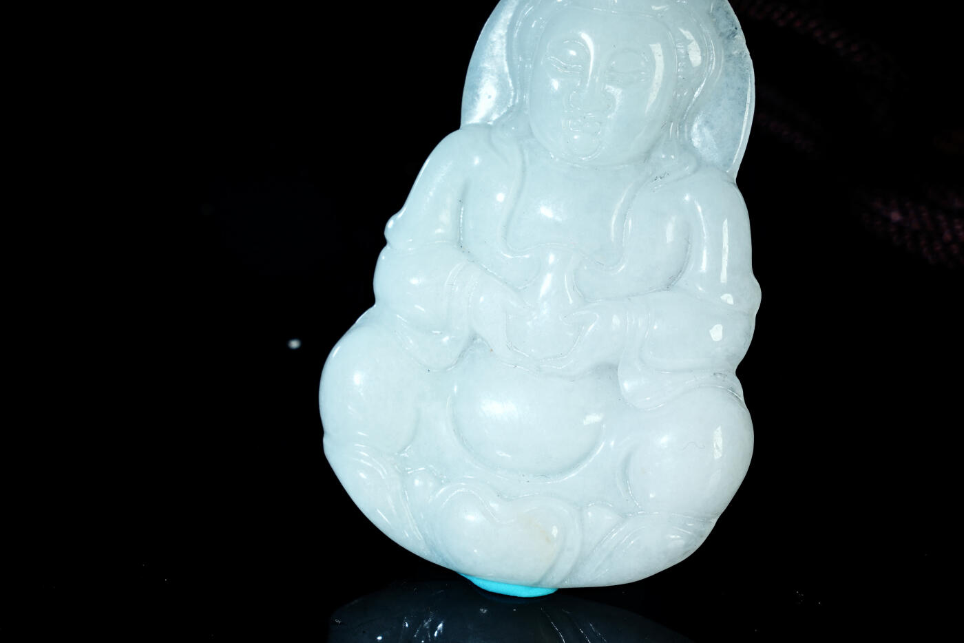 上海都达杂项专场六十九【全场包邮】 天然冰糯种翡翠（A货）精雕《持瓶观音》挂件 附鉴定证书96-11