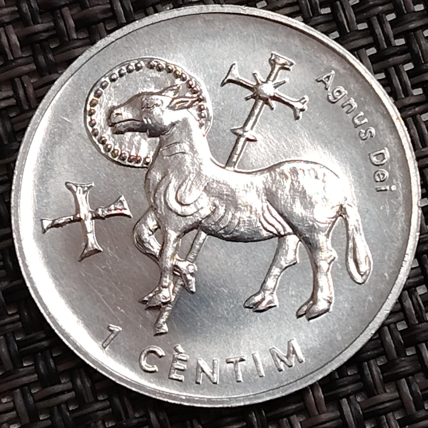 布加迪🐬～世界钱币(上海)🌾第 288 期 /  各国套币和散币 安道尔🇦🇩 1生丁 2002年 阿格努斯羔羊颂纪念币 27mm