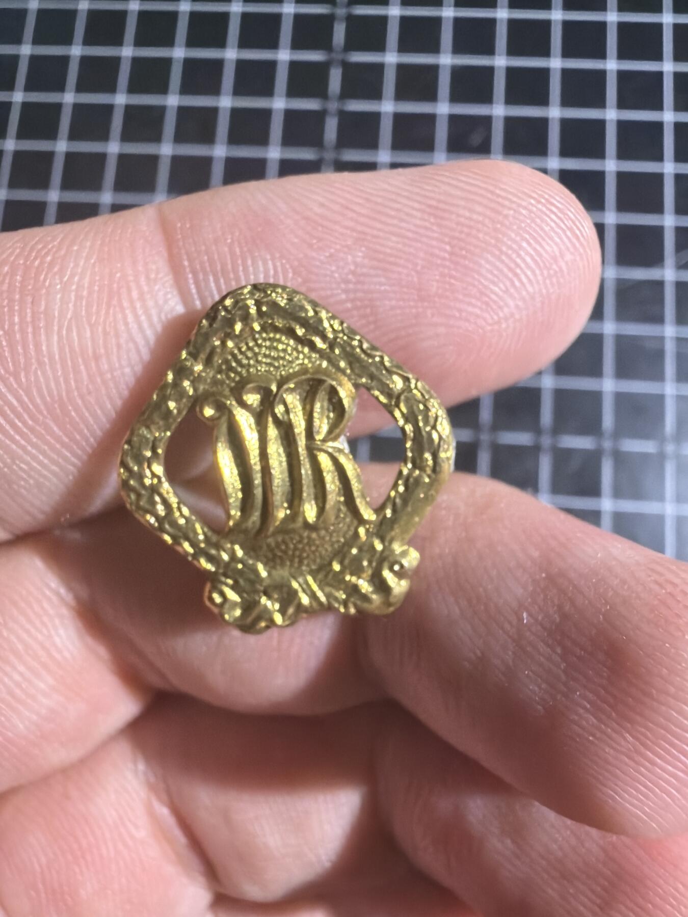 古冰库章牌勋赏收藏0起拍卖 东德体育章