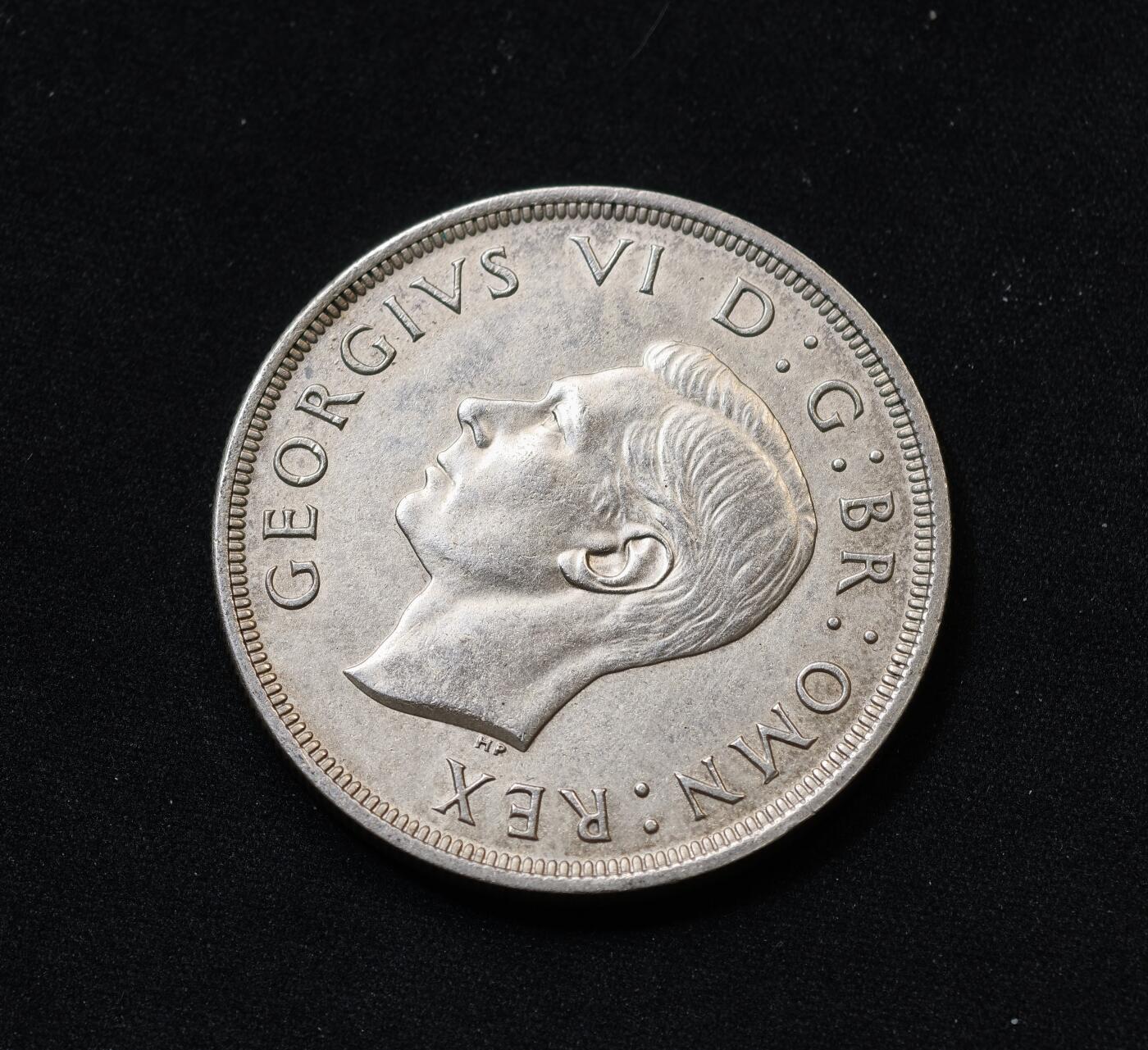 甄臻铺-世界币章拍卖（第59期），甄品场拍品征集中，送拍享返佣金等优惠多多 英国1937年乔治六世克朗，细节不错