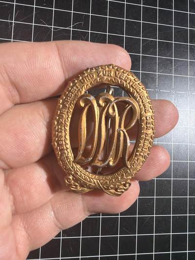 古冰库章牌勋赏收藏0起拍卖 - 东德原品体能章铜级