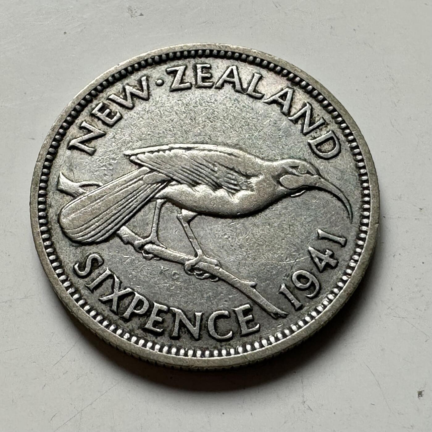 🌹外币初藏🌹🐯2026年第40场   每周二四六晚8️⃣点 世界钱币 新西兰 1941年 乔治六世 6便士银币 2.83克-19.4毫米-50%银