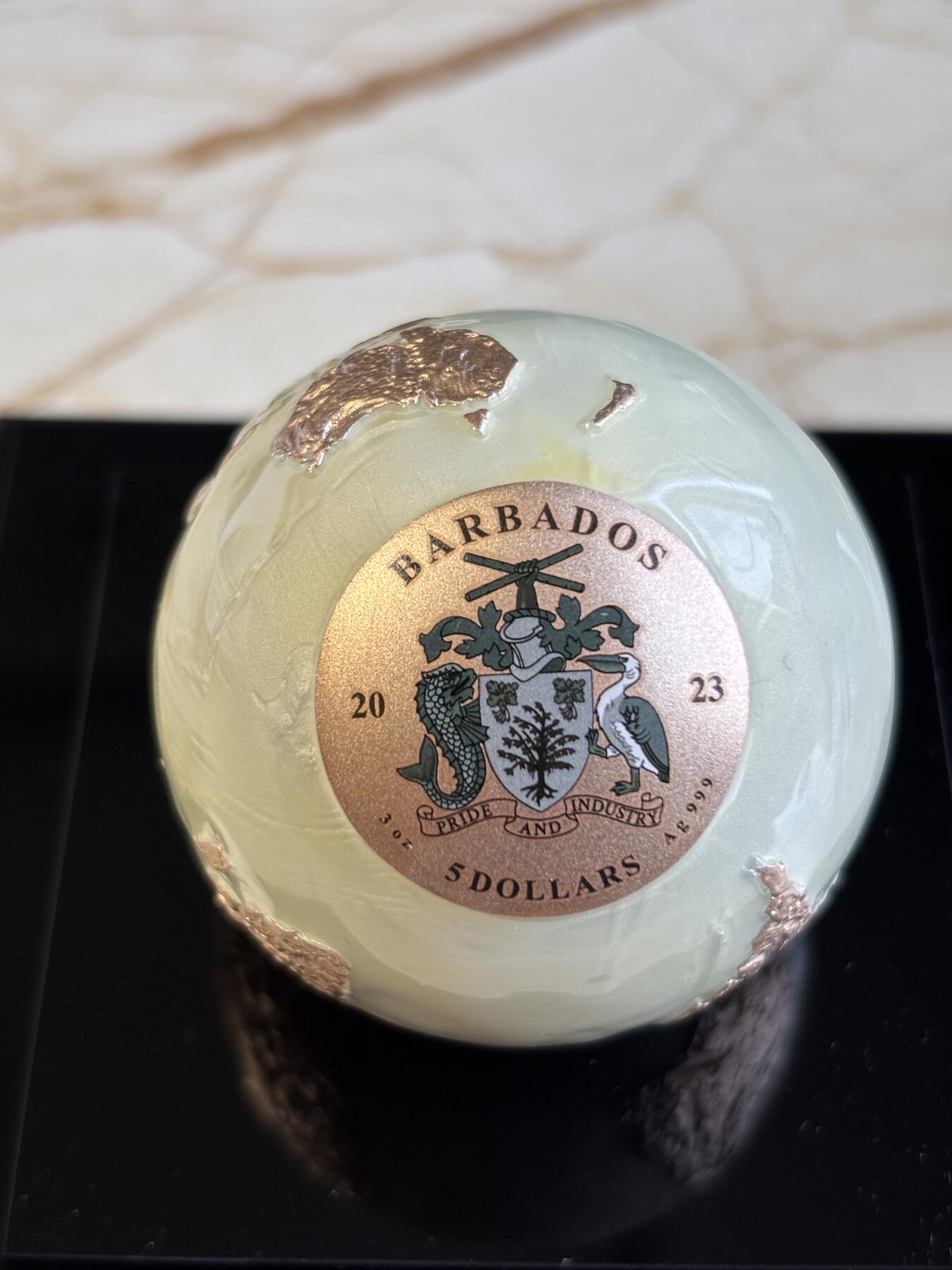 第197期拍卖 巴巴多斯2023年明亮大理石地球3盎司球形镀金银币，999银，发行999枚