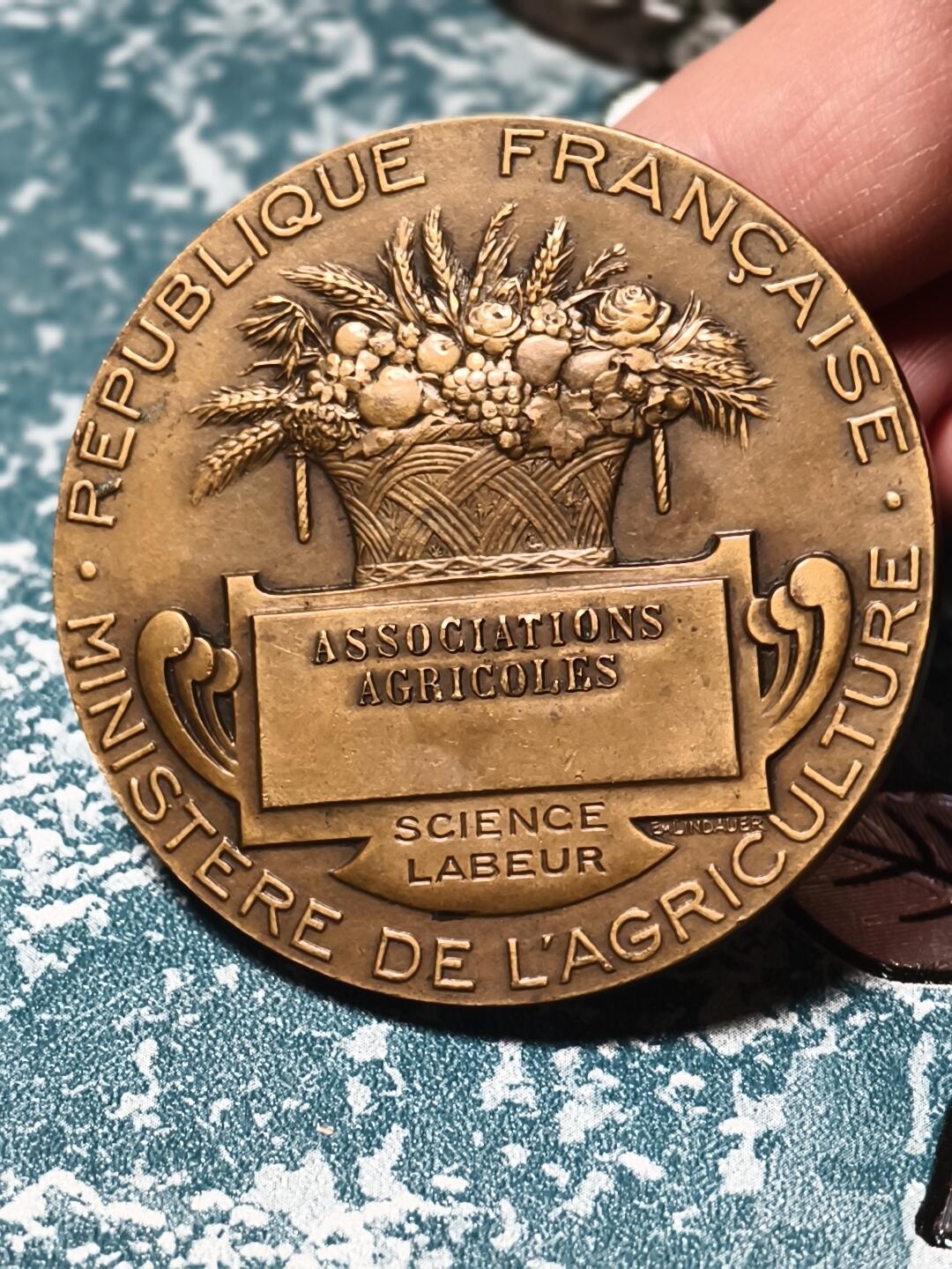 抚柳草堂-第二十三期章牌钱币  奖章勋章 满百包邮 放漏专场 20世纪初法国农业部大铜章  播种者 直径50mm 重60g 20世纪初法国新古典主义章牌艺术的典型代表作 拉格朗日作品