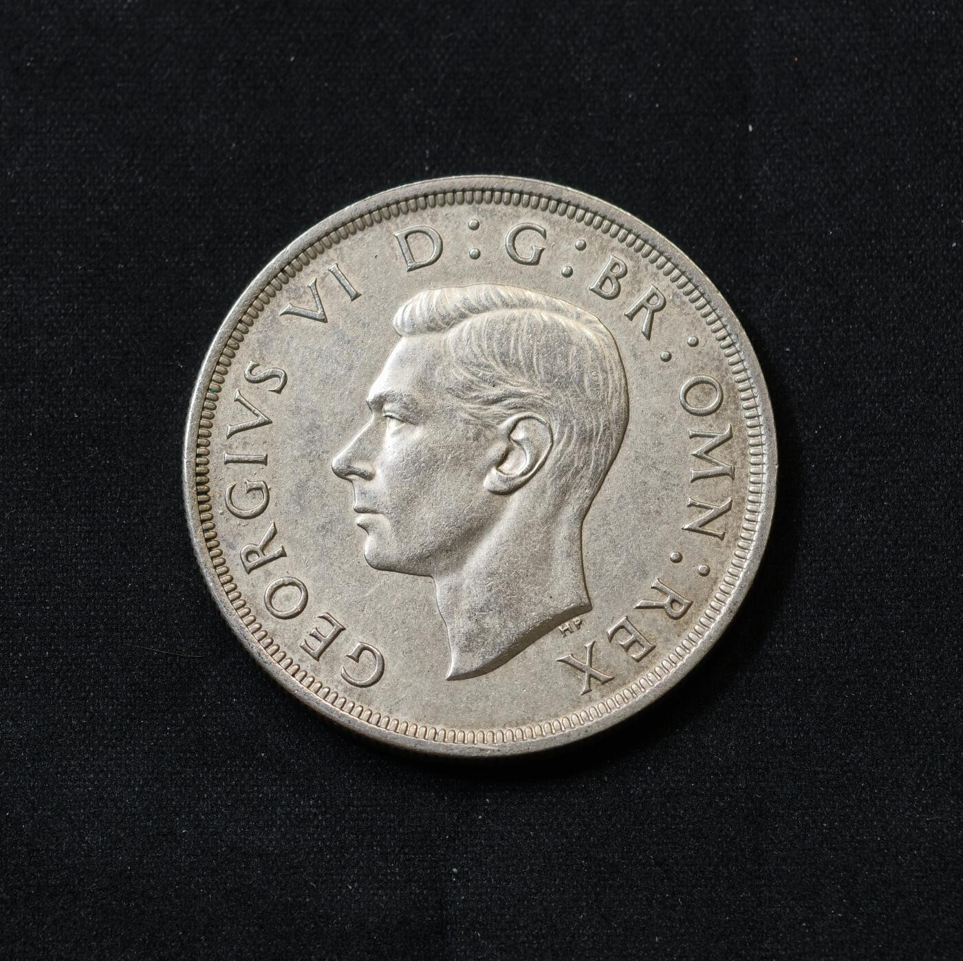 甄臻铺-世界币章拍卖（第59期），甄品场拍品征集中，送拍享返佣金等优惠多多 英国1937年乔治六世克朗，细节不错