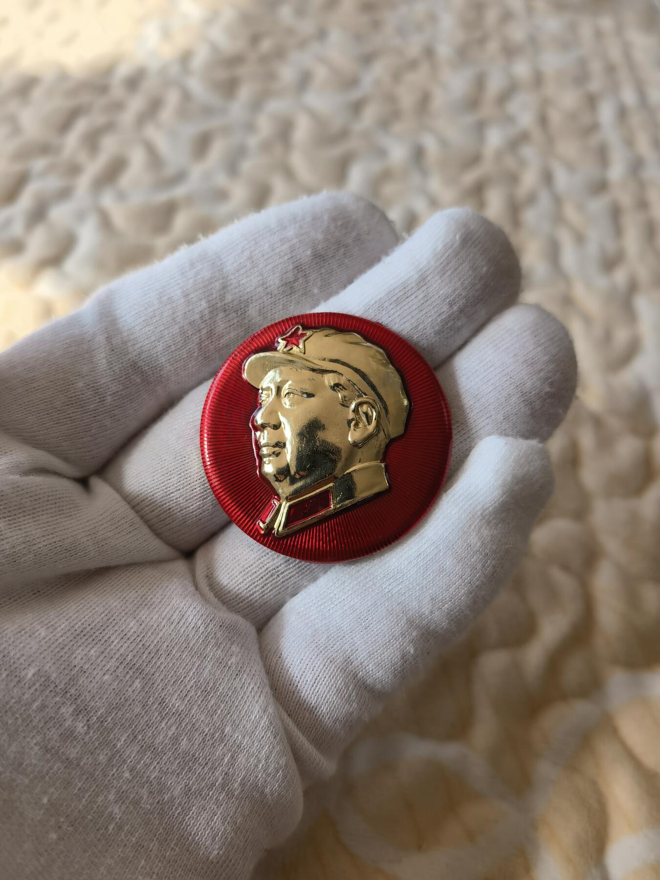 毛主席军帽像章