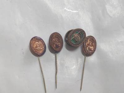 韵星假日军品类拍卖第52期  -- Rimey Holidays Militaria Auction 52 - 民主德国统一社会党党徽一组