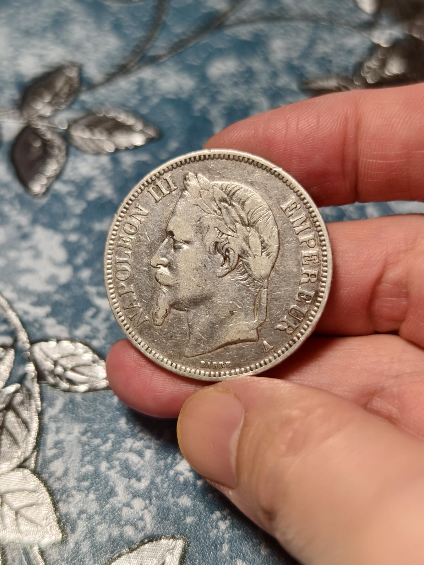 抚柳草堂-第二十三期章牌钱币  奖章勋章 满百包邮 放漏专场 1869法国拿破仑三世5法郎大银币 重24.8g 带光细节不错 流通好品