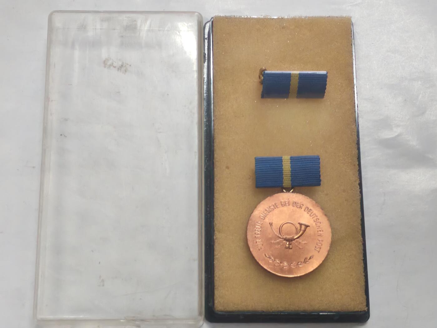 韵星假日军品类拍卖第52期  -- Rimey Holidays Militaria Auction 52 民主德国铜级邮政部忠诚服务奖章带原盒略