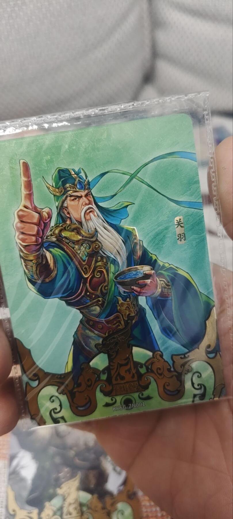 秋原瞳的小店第四十一期——盛夏的时光，即将如约而至 卡游三国一周年特卡6张齐。其中4张原膜，非常好看