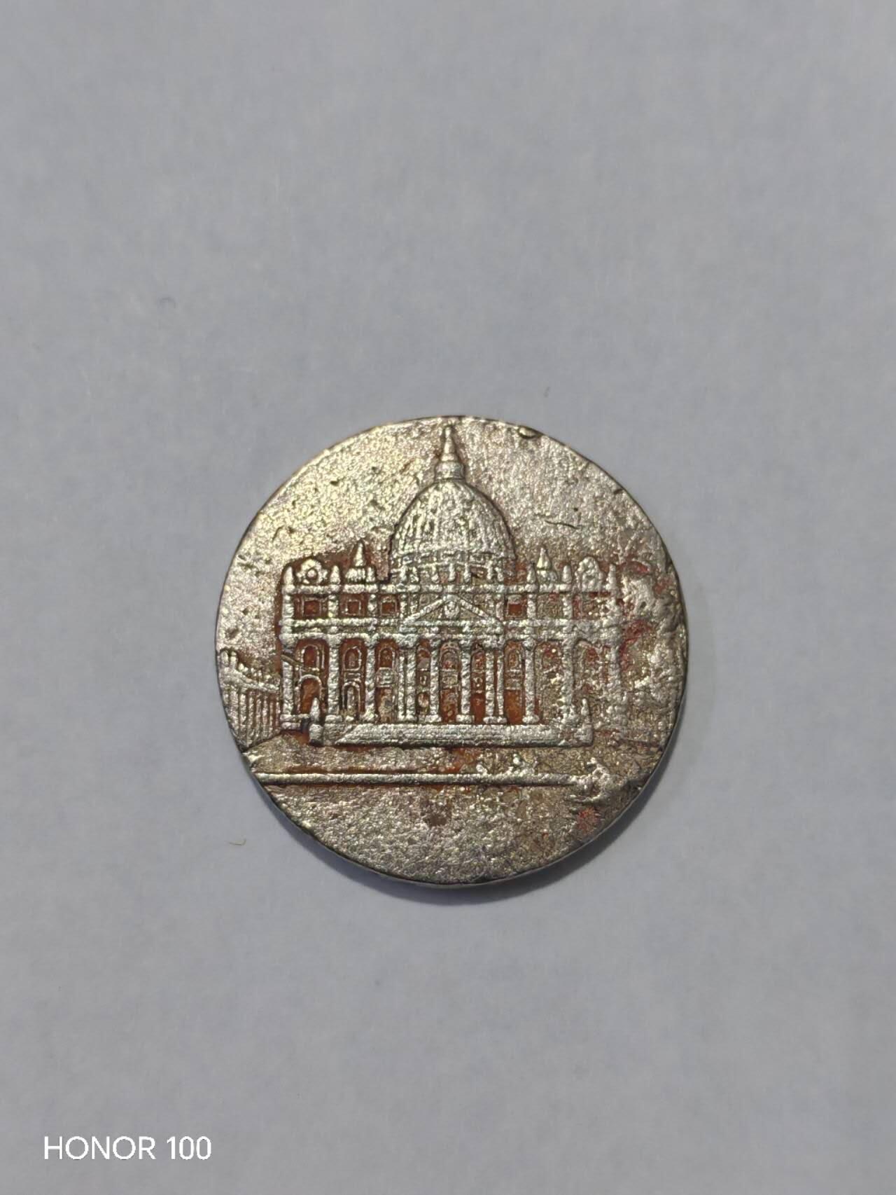 纪念章/纪念币 梵蒂冈（Vatican）主题的宗教纪念章（Medal/Token），核心图案为罗马圣彼得大教堂（St. Peter's Basilica），属于天主教宗教类收藏品，并非法定流通货币。- 属性：属于Exonumia