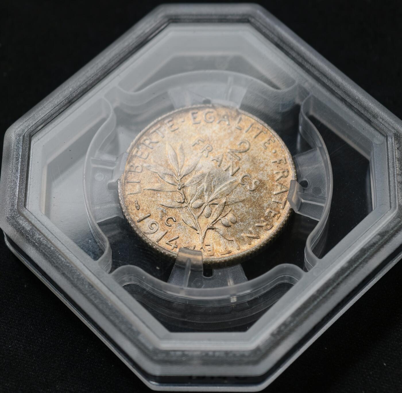 甄臻铺-世界币章拍卖（第59期），甄品场拍品征集中，送拍享返佣金等优惠多多