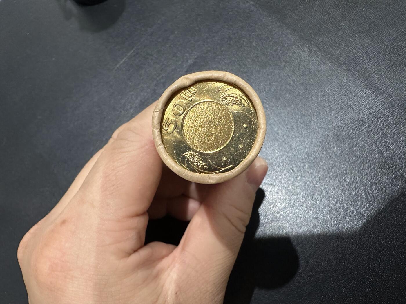 《外钞收藏家》第六百二十五期（精选场）（长期征集拍品、欢迎藏友们联系合作） 台湾新台币50元 一卷40枚 共2000台币