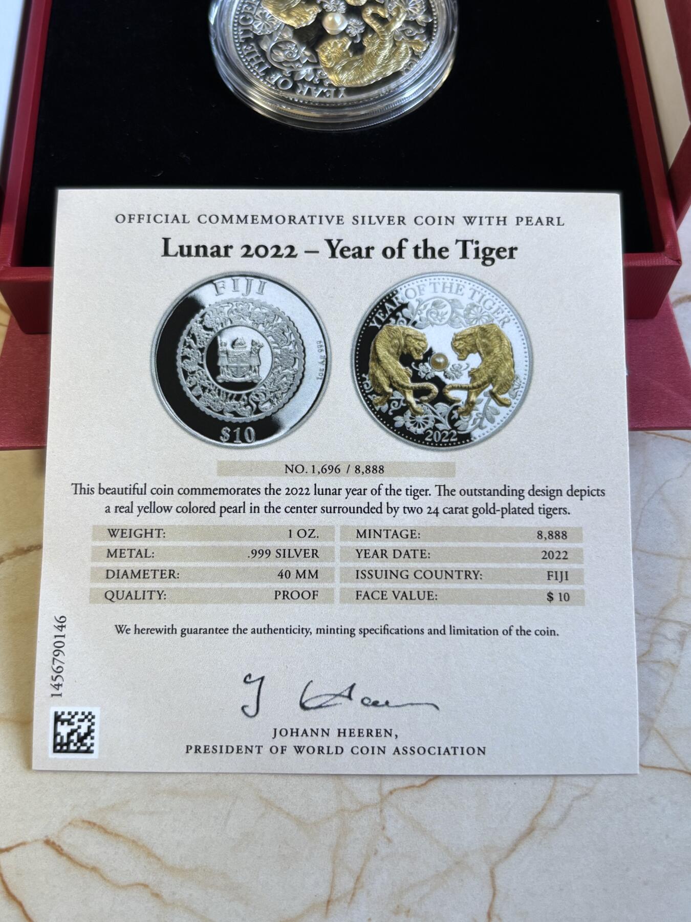 第197期拍卖 斐济2022年中国生肖系列虎年镶嵌天然珍珠镀金银币，999银，发行8888枚