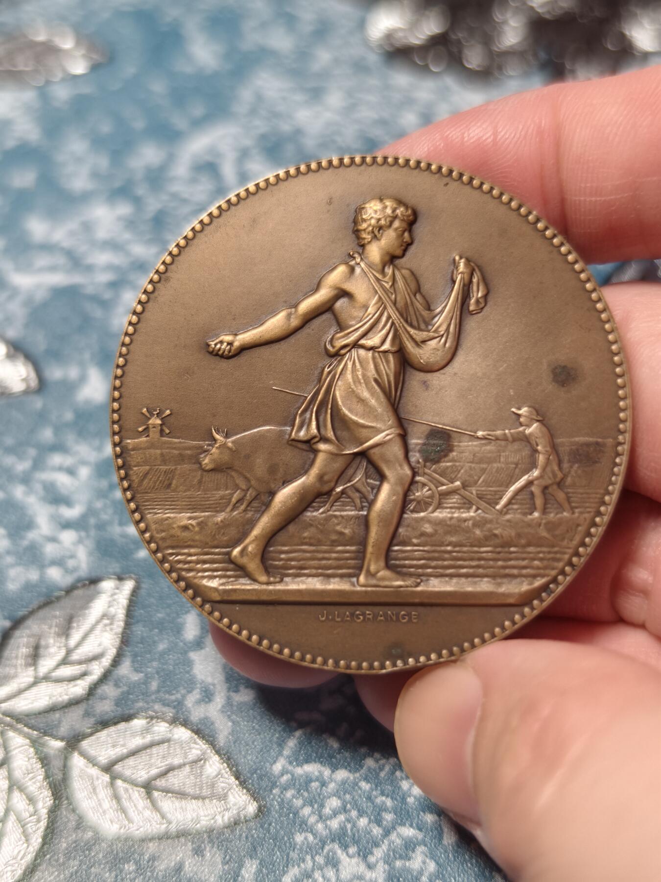 抚柳草堂-第二十三期章牌钱币  奖章勋章 满百包邮 放漏专场 20世纪初法国农业部大铜章  播种者 直径50mm 重60g 20世纪初法国新古典主义章牌艺术的典型代表作 拉格朗日作品