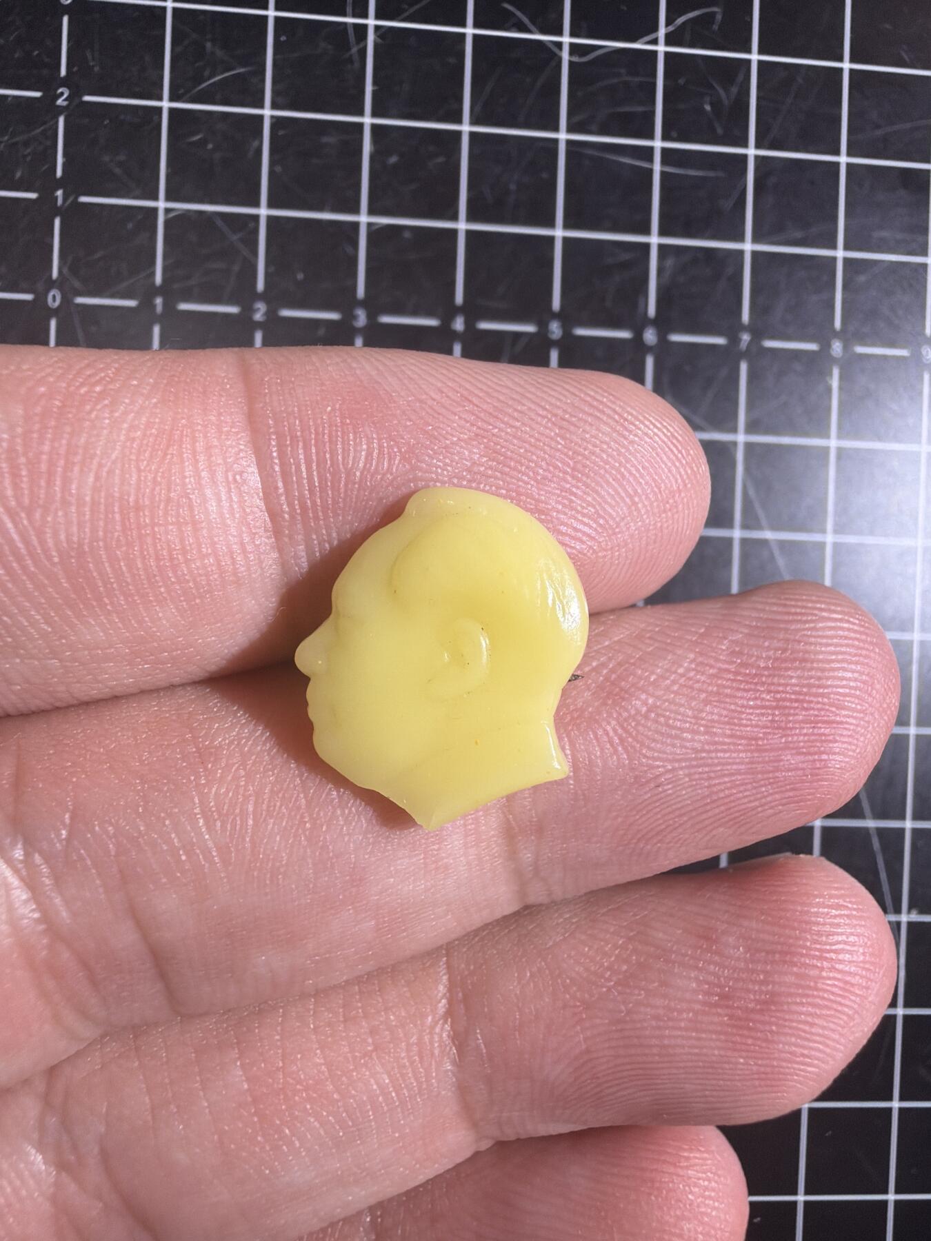 古冰库章牌勋赏收藏0起拍卖 人头型毛章 可出造型