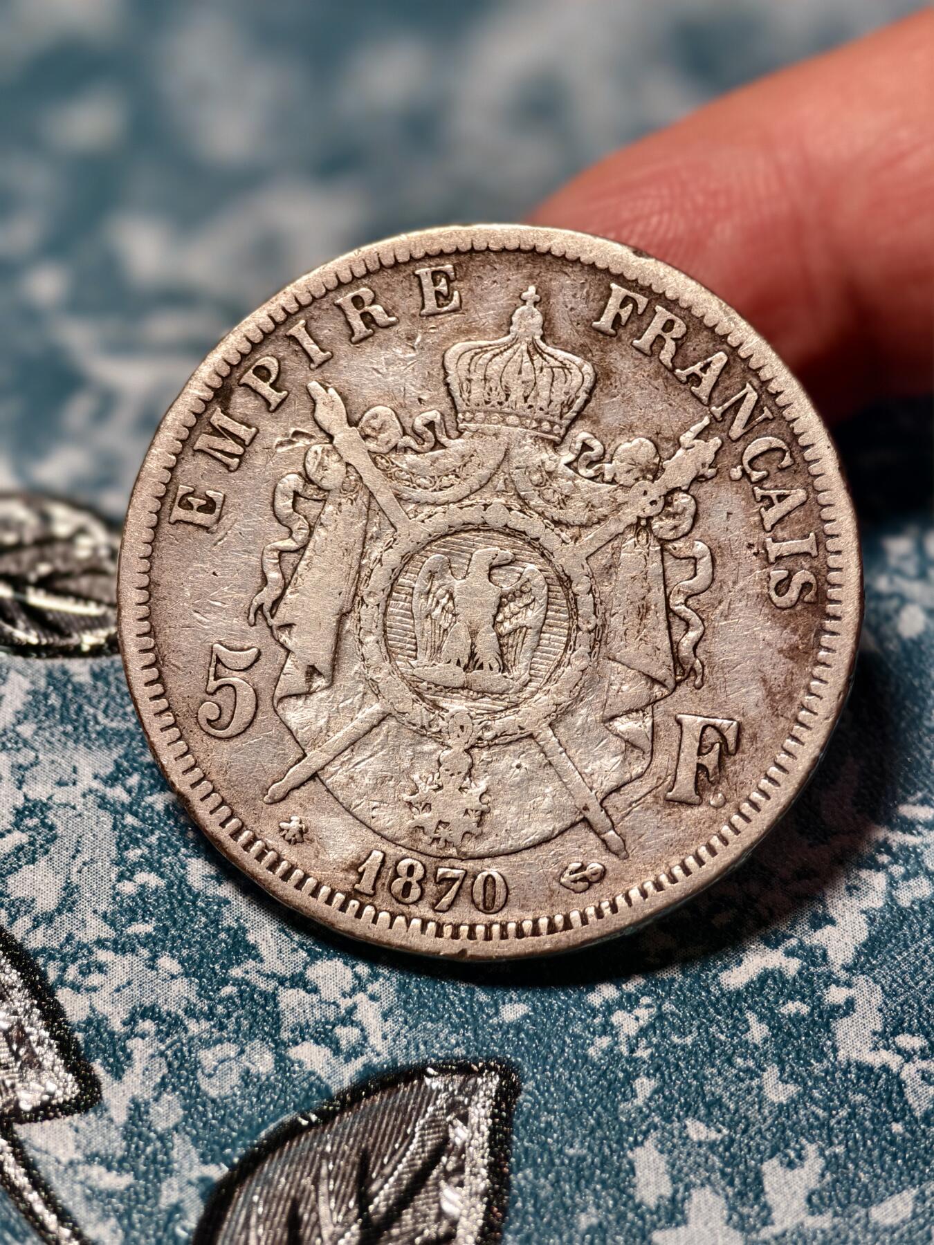 抚柳草堂-第二十三期章牌钱币  奖章勋章 满百包邮 放漏专场 1870法国拿破仑三世5法郎大银币 重24.6g 流通好品味道不错