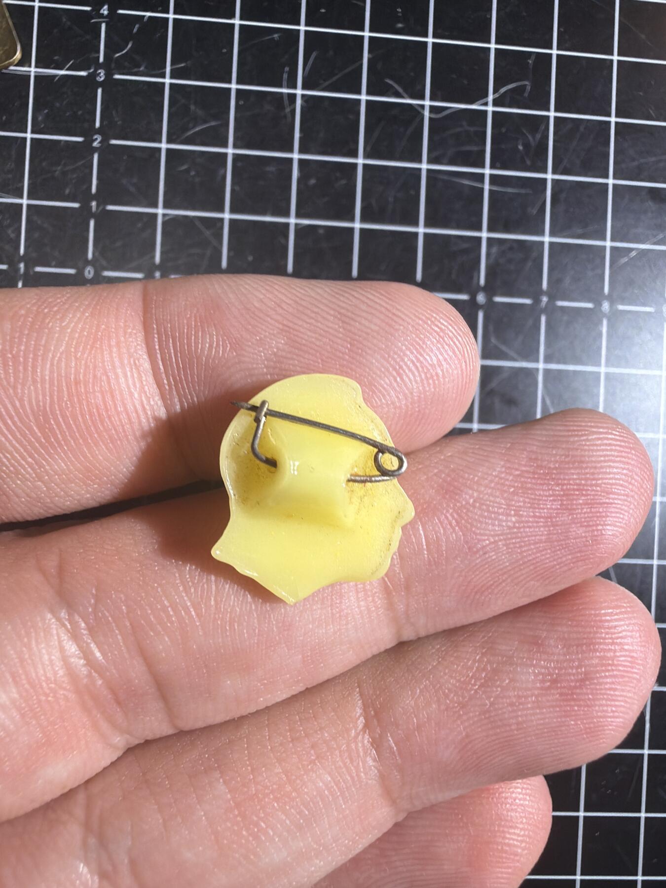 古冰库章牌勋赏收藏0起拍卖 人头型毛章 可出造型