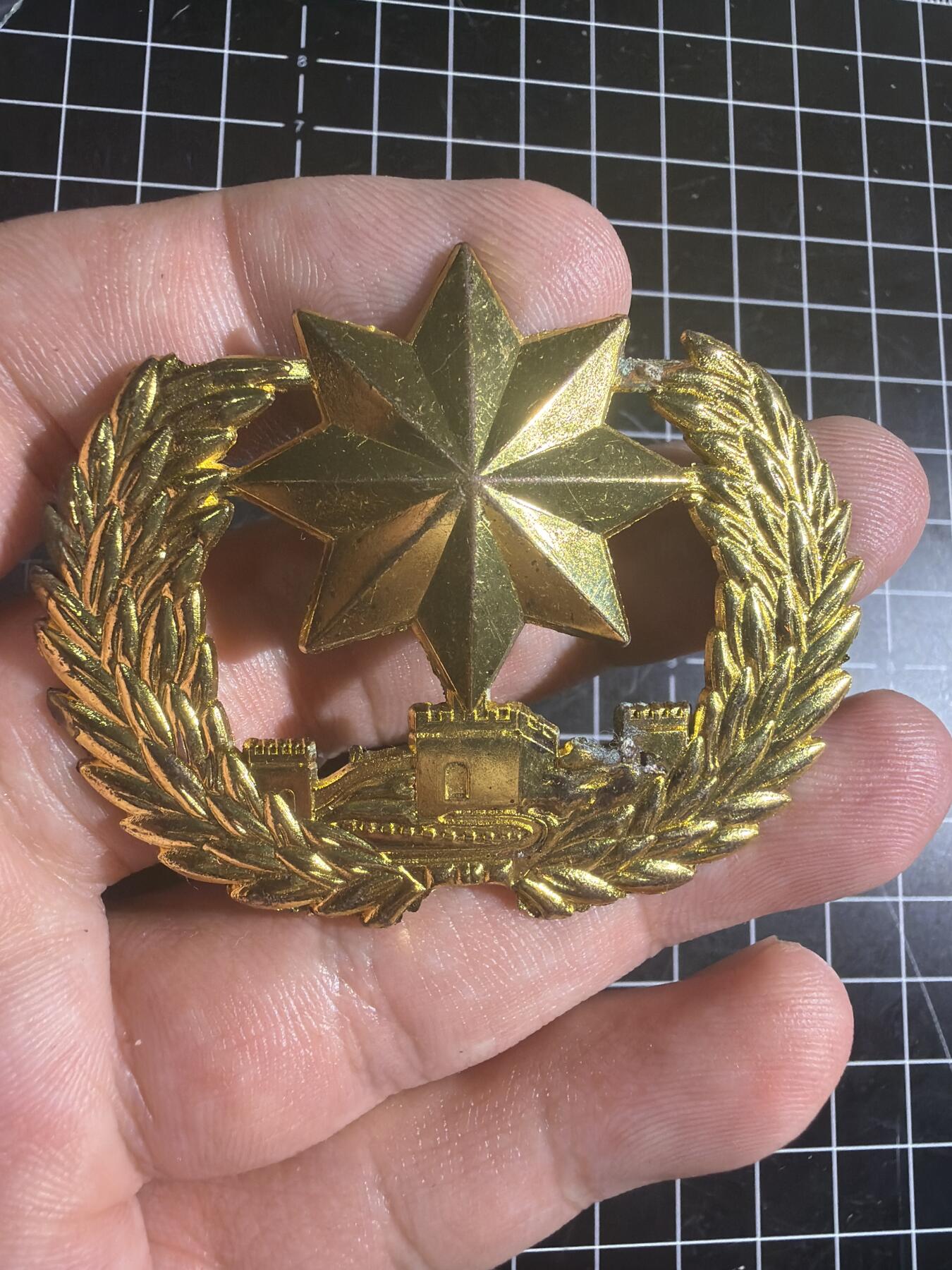 古冰库章牌勋赏收藏0起拍卖 铜质帽徽一个