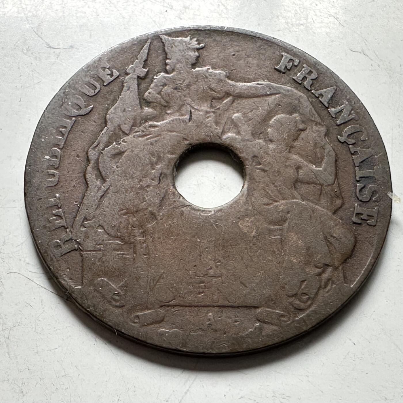 🌹外币初藏🌹🐯2026年第40场   每周二四六晚8️⃣点 世界钱币 法属印度支那 1914年 1分铜币 百分之一