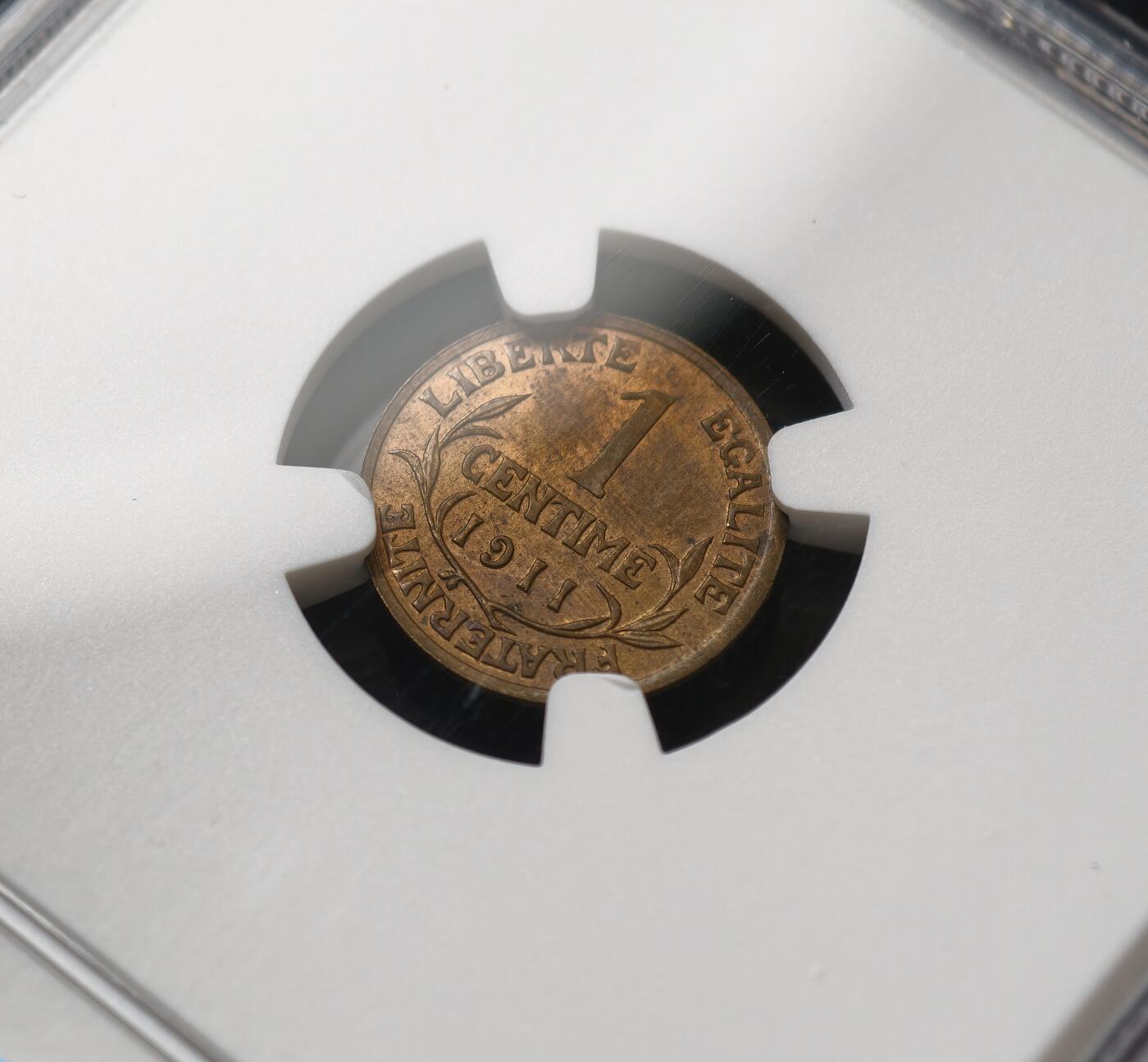 甄臻铺-世界币章拍卖（第59期），甄品场拍品征集中，送拍享返佣金等优惠多多 NGC-MS64BN 法国 1911年 1分 铜币