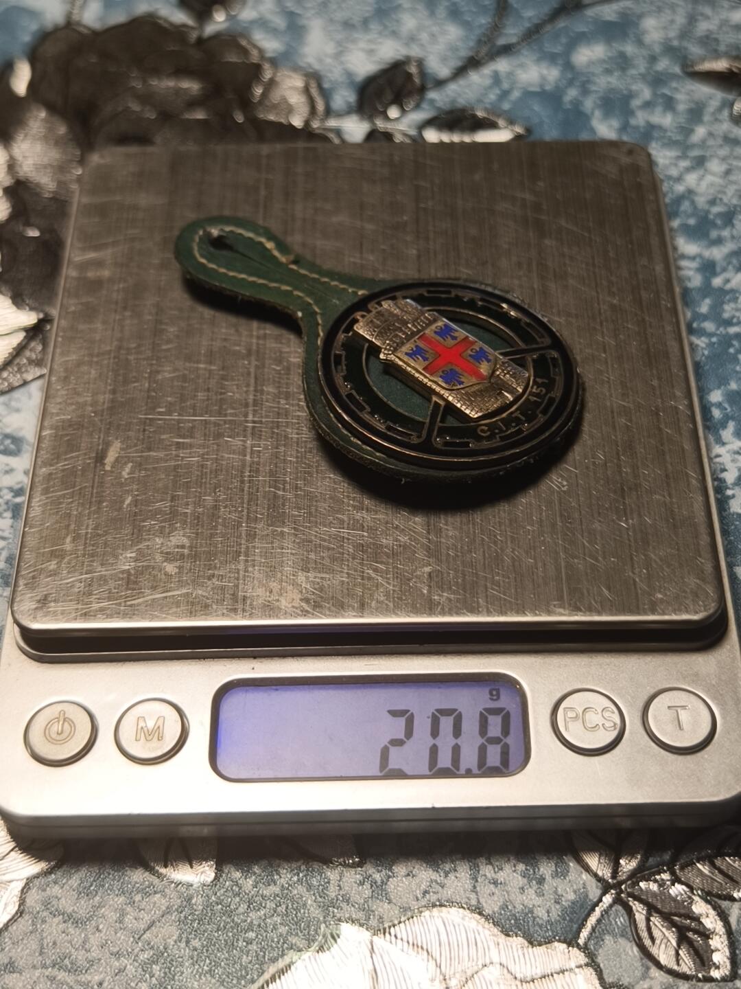 抚柳草堂-第二十三期章牌钱币  奖章勋章 满百包邮 放漏专场 法国陆军第151运输步兵连（C.I.T. 151）徽章  历史原品 红色十字+四鹰纹章 盾徽内的红色十字（十字形）+四角蓝色雄鹰，源自法国历史上的朗格多克-鲁西永地区纹章，该部队历史上驻防于法国南部，以此为地域标识