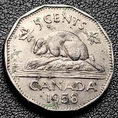 泉币菌-第223场-拍品多 请提前出价(工作原因  发货比较迟缓 已在拍卖规则里面说明 望理解) - 1958年 加拿大 5分镍制多边形硬币 海狸狸猫 女王 21mm
