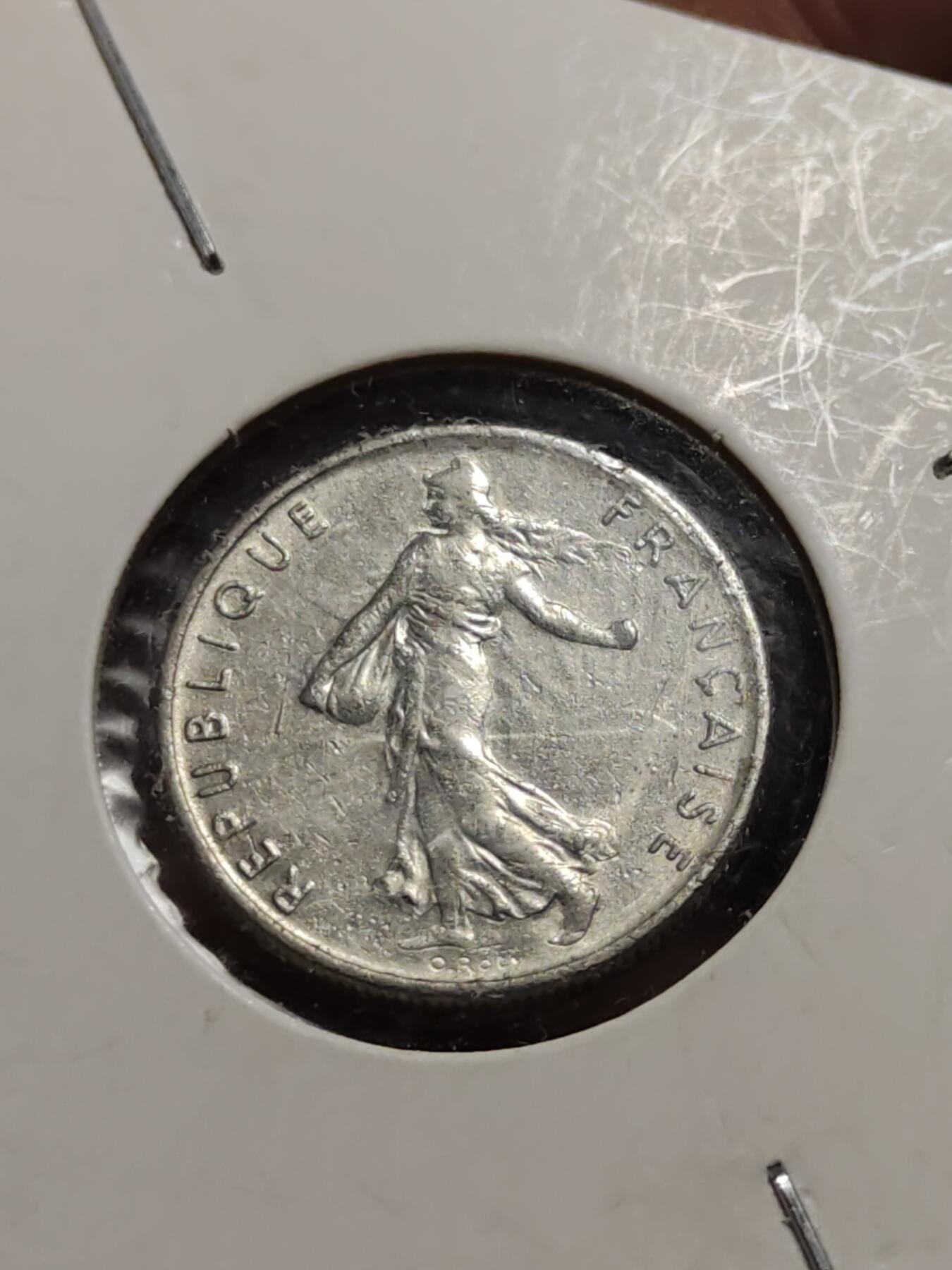 2026年第四十二场(总第二百一十一场）外国好品散币场(佣金3%) 纸夹币–法国🇫🇷1976年5生丁，1968年1/2法郎，1972年1/2法郎，1977年1法郎共四枚