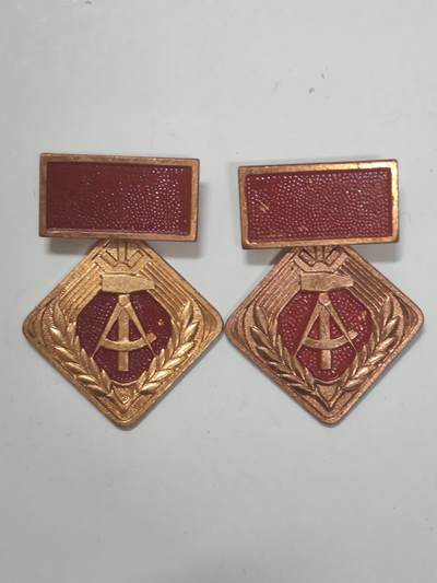韵星假日军品类拍卖第52期  -- Rimey Holidays Militaria Auction 52 - 民主德国个人劳动荣誉奖章两枚