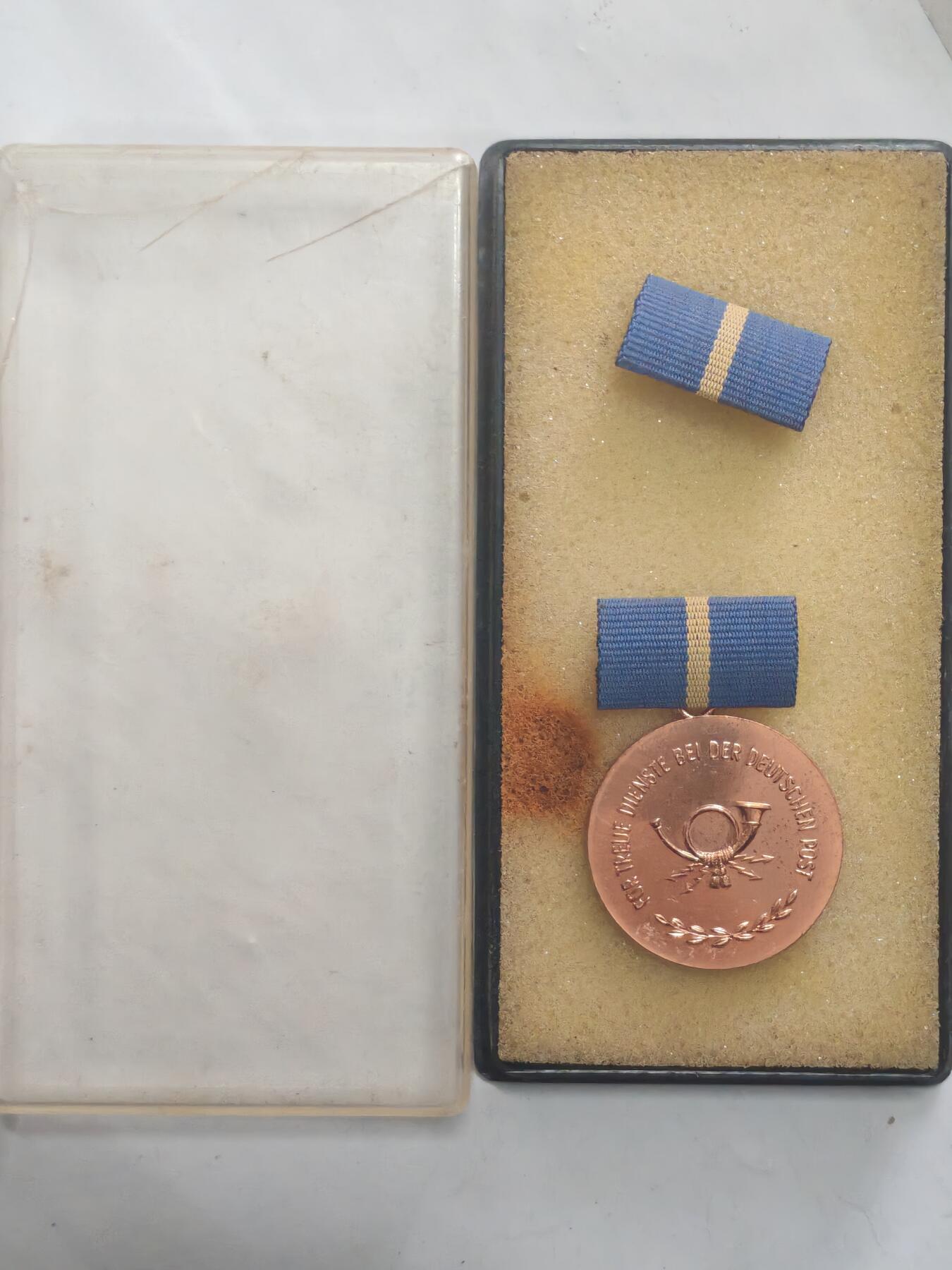 韵星假日军品类拍卖第52期  -- Rimey Holidays Militaria Auction 52 民主德国铜级邮政部忠诚服务奖章带原盒略