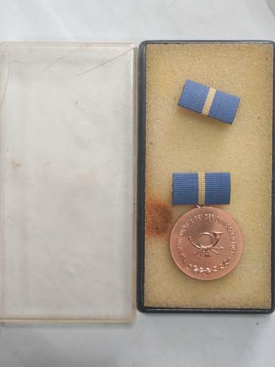 韵星假日军品类拍卖第52期  -- Rimey Holidays Militaria Auction 52 - 民主德国铜级邮政部忠诚服务奖章带原盒略