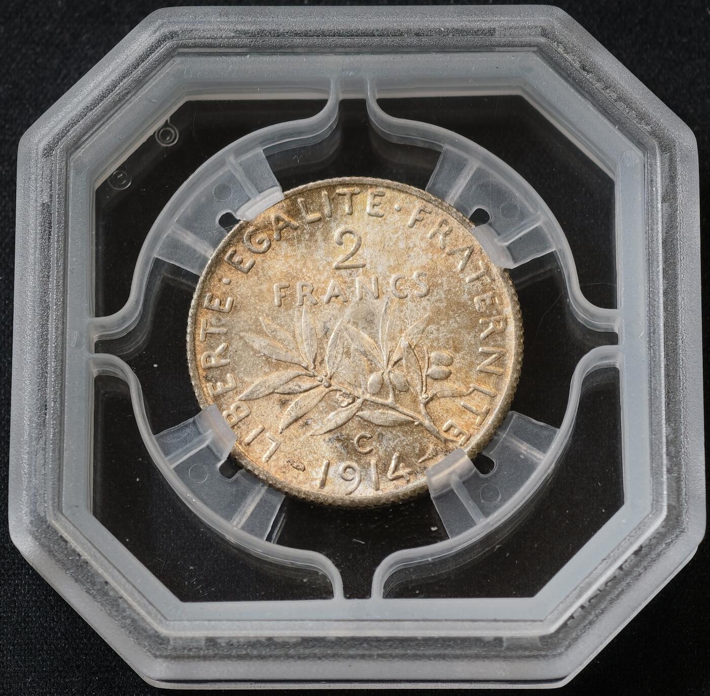 甄臻铺-世界币章拍卖（第59期），甄品场拍品征集中，送拍享返佣金等优惠多多