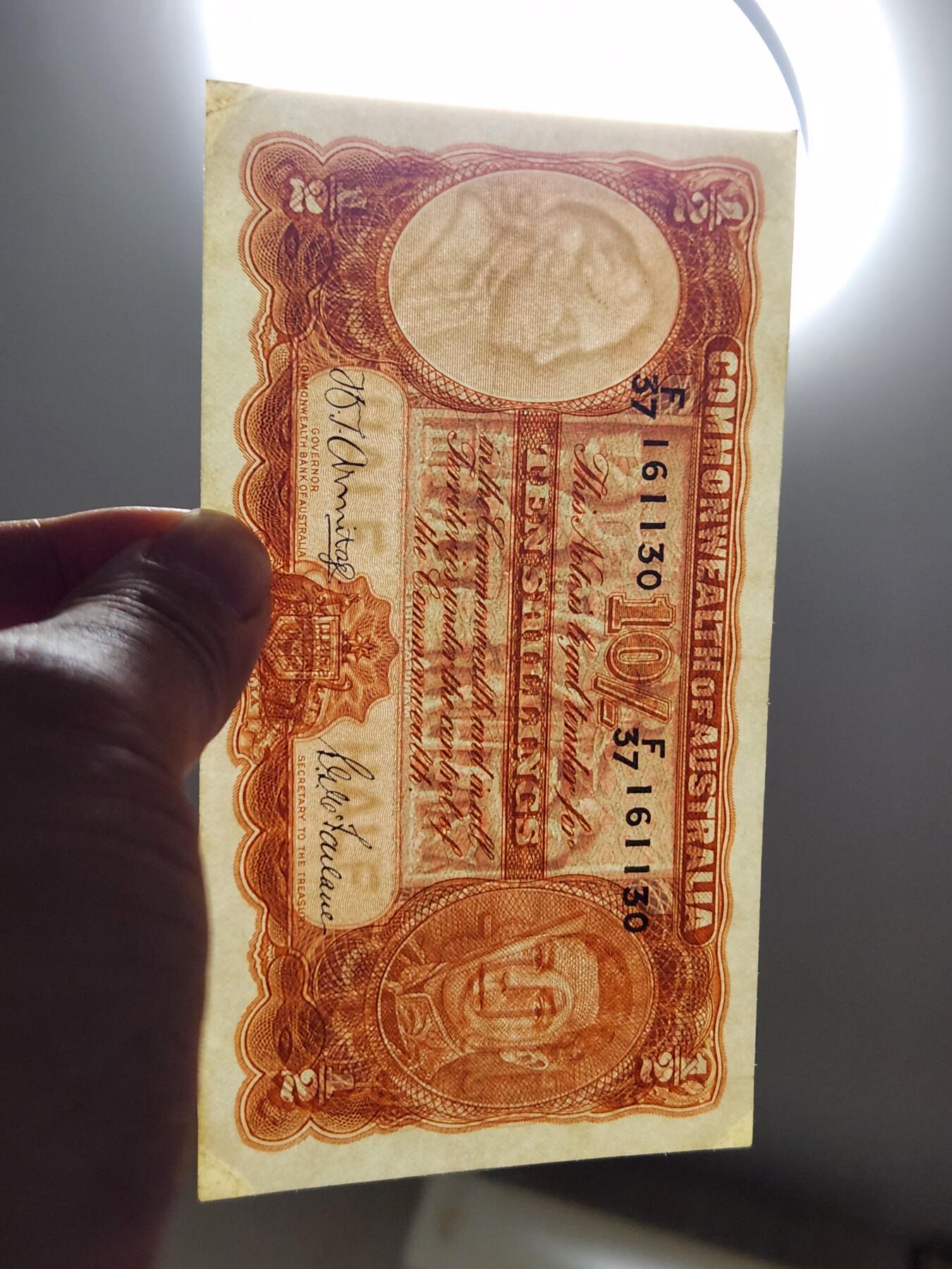 4月9号晚上8点 中外纸币自动截拍第53场 澳大利亚10先令 签名2美品