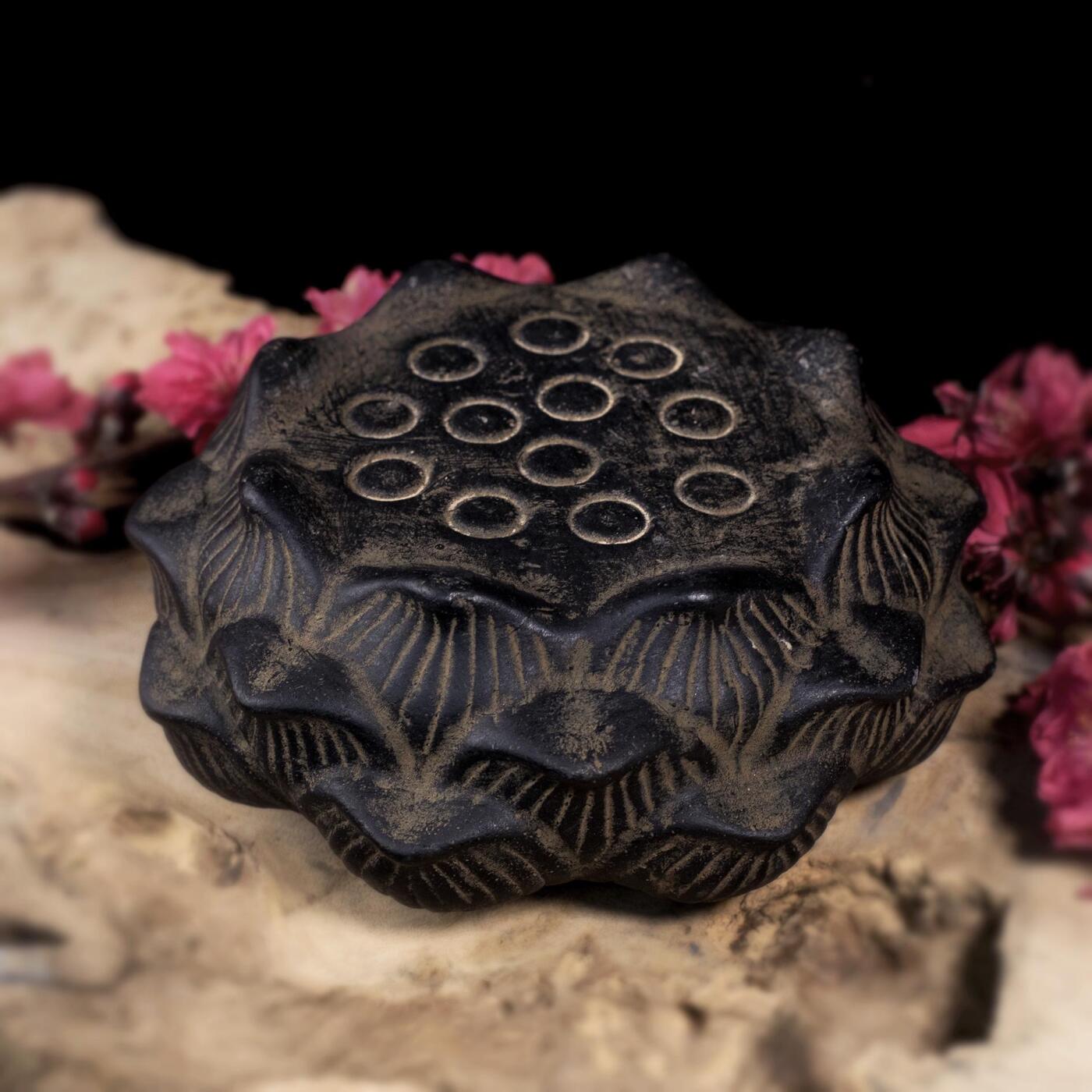 江南杂件 莲蓬实心底坐（火山泥材质）