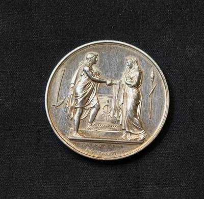 甄臻铺-世界币章拍卖（第59期），甄品场拍品征集中，送拍享返佣金等优惠多多 - 1876年法国爱情银章17.89克950银34.6mm蜜蜂边铭unc品相，细节见图