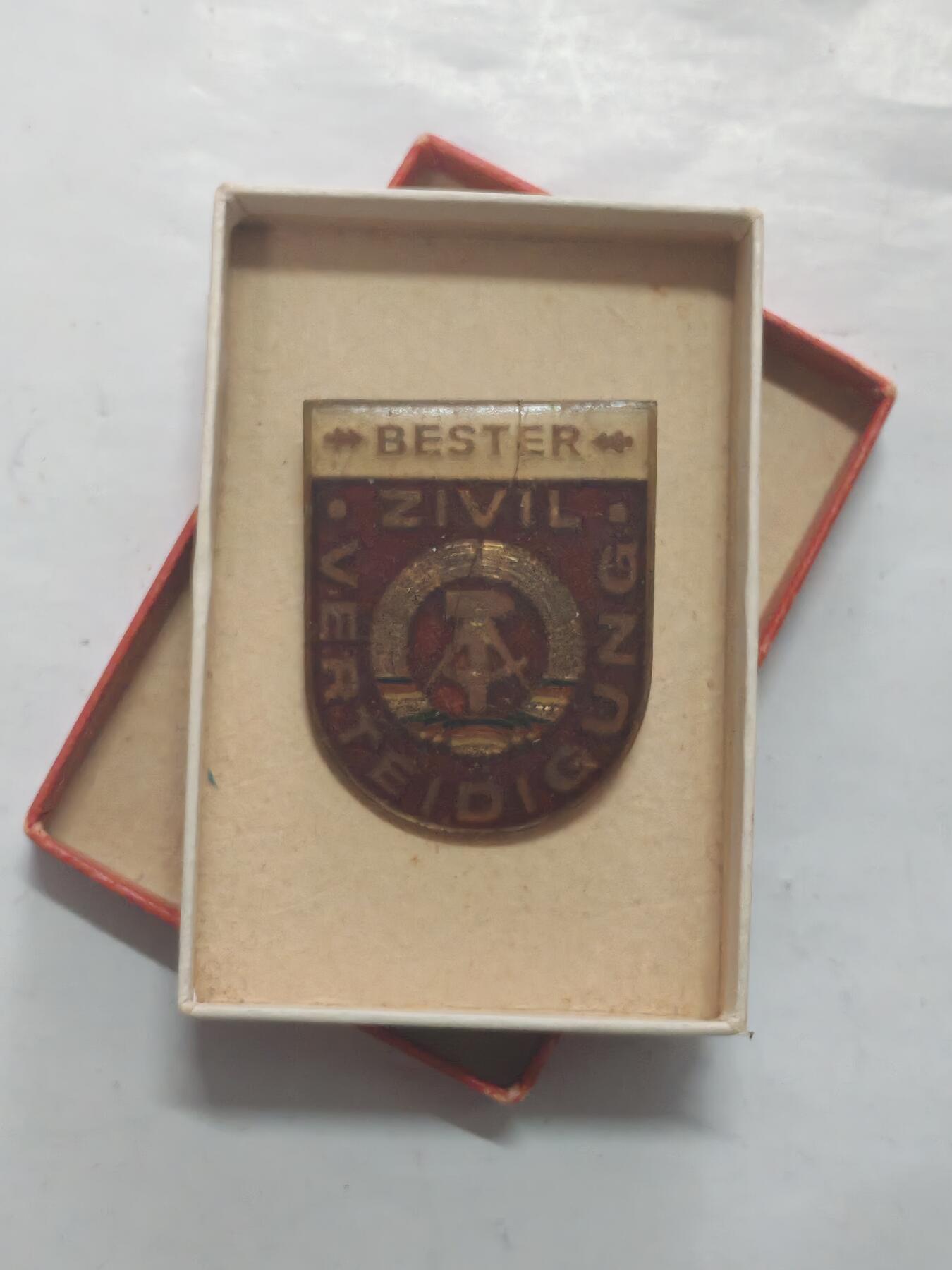 韵星假日军品类拍卖第52期  -- Rimey Holidays Militaria Auction 52 民主德国民防优秀服务奖章带原盒