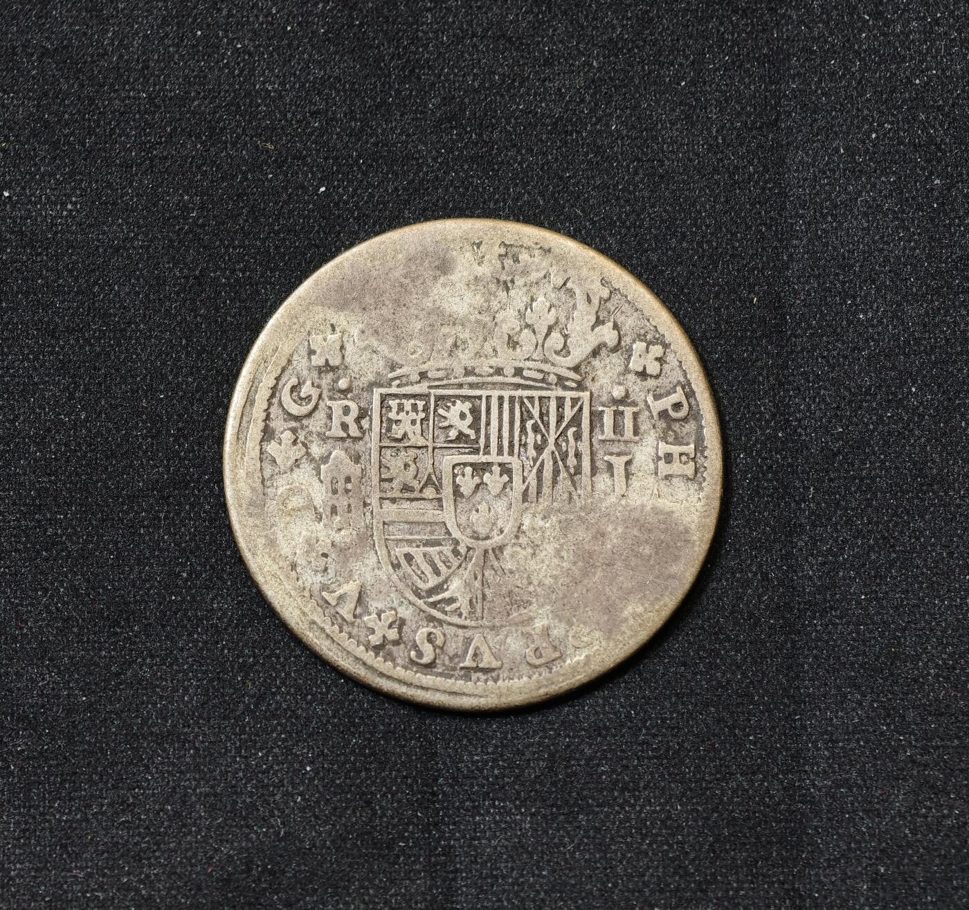 甄臻铺-世界币章拍卖（第59期），甄品场拍品征集中，送拍享返佣金等优惠多多 1718年 西班牙 费利佩五世 2里亚尔银币 克书 KM# 297,塞戈维亚厂，国内非常少见