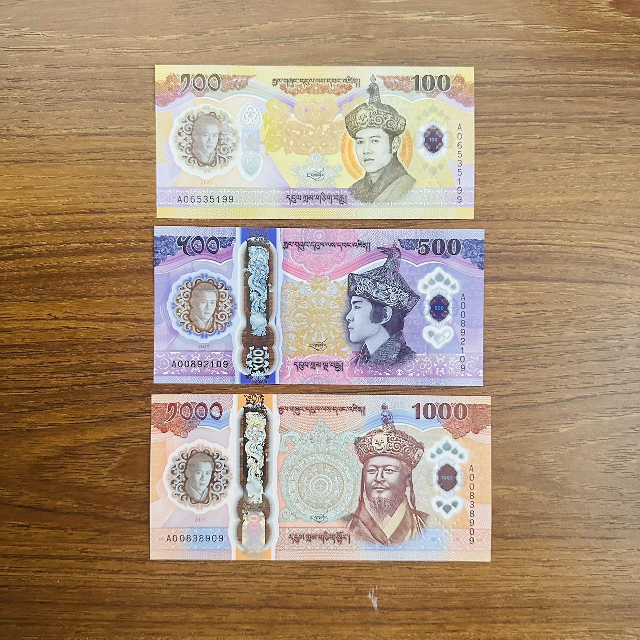 🇧🇹🇨🇿2610¥ ¥不丹2026年100-500-1000努尔特鲁姆，纪念钞和捷克2026年100克朗，纪念钞（14号发货） 无47，大全套16，尾9