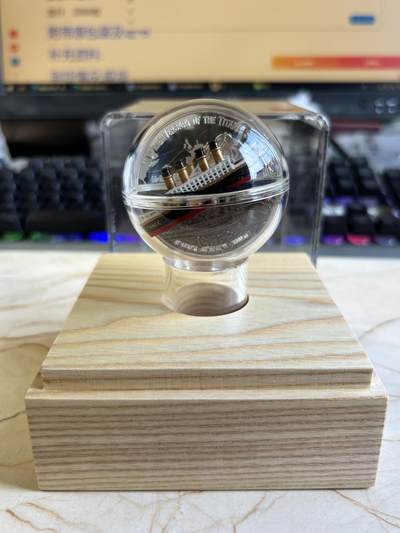 纽埃2022年泰坦尼克号110周年2盎司3D立体彩色银币，999银，发行700枚，有黑点