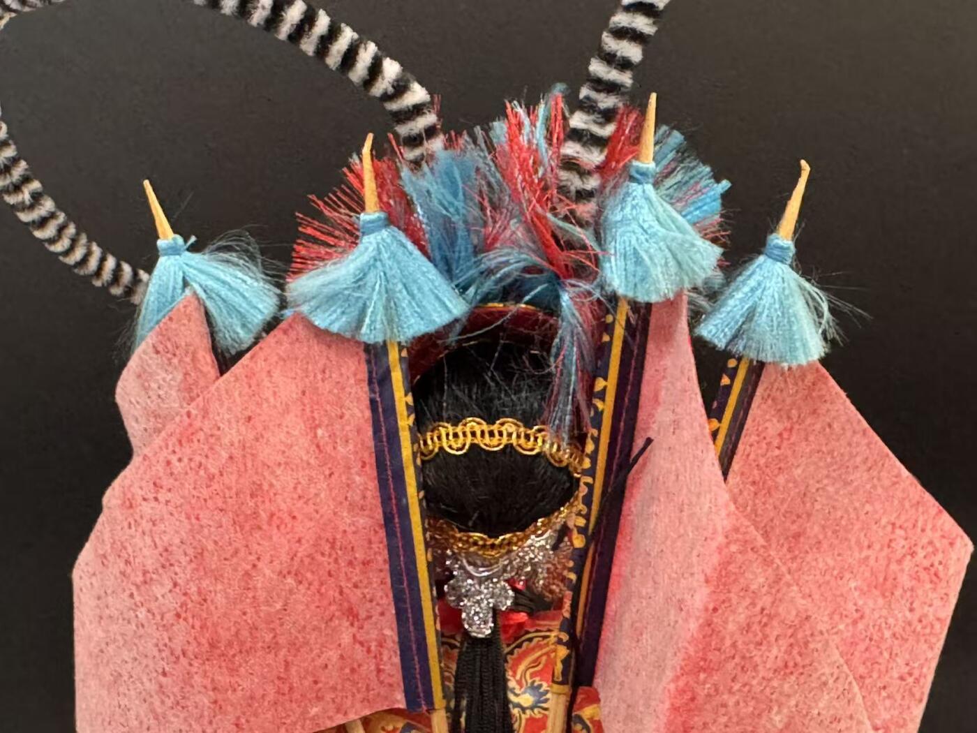 零元拍：穆桂英挂帅精美人偶摆件 多年前购于国家大剧院 做工超精美 尤其头雕 神采生动 不可动 主体应该是石膏 美如画